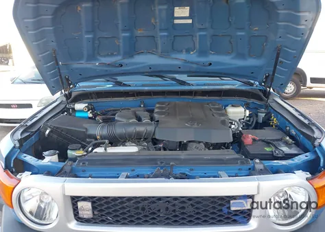 2012 Toyota Fj Cruiser z USA, uszkodzony, nr VIN JTEBU4BFXCK130958